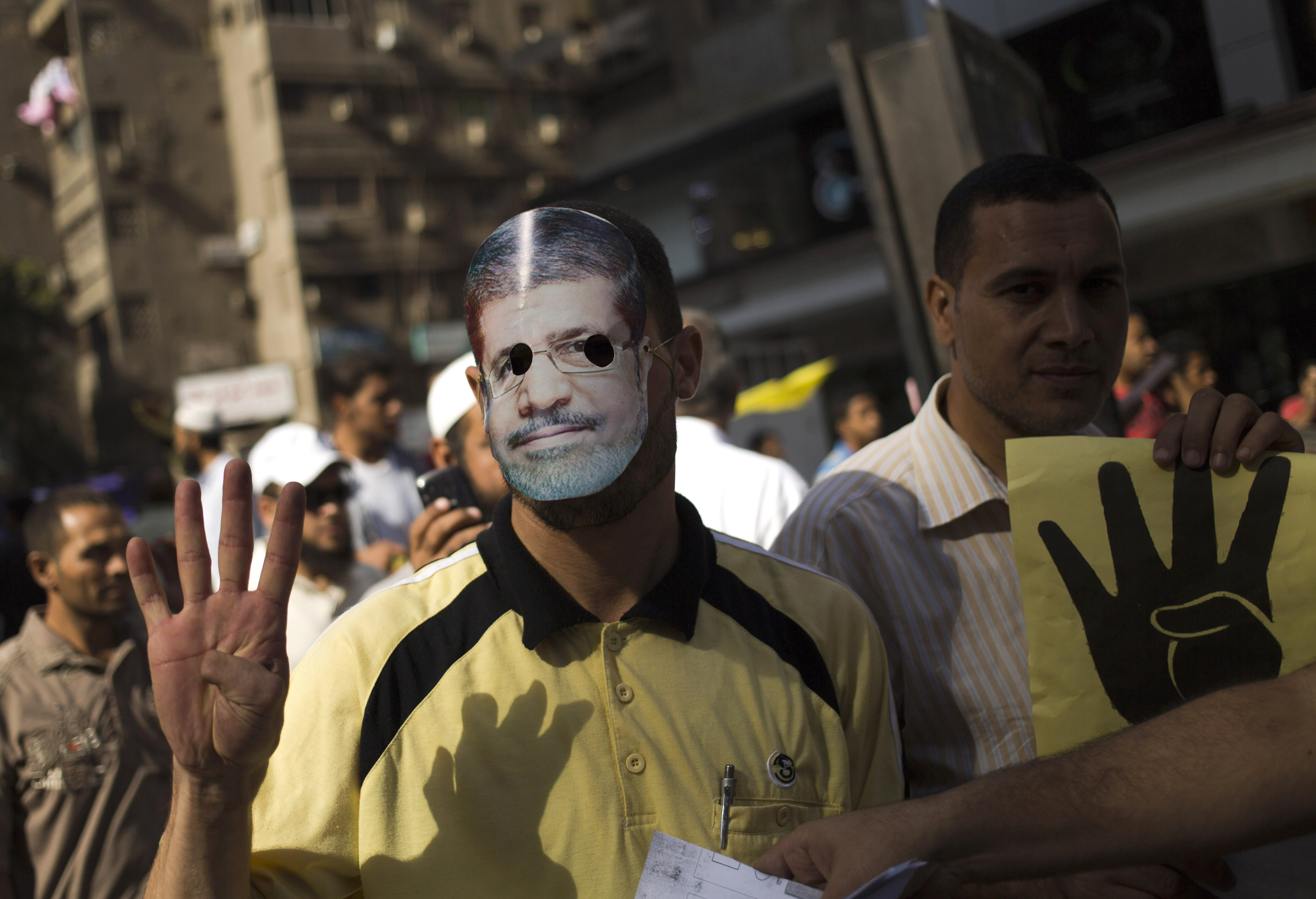 Σε πεδίο μάχης μετατράπηκαν και πάλι οι δρόμοι του Καΐρου